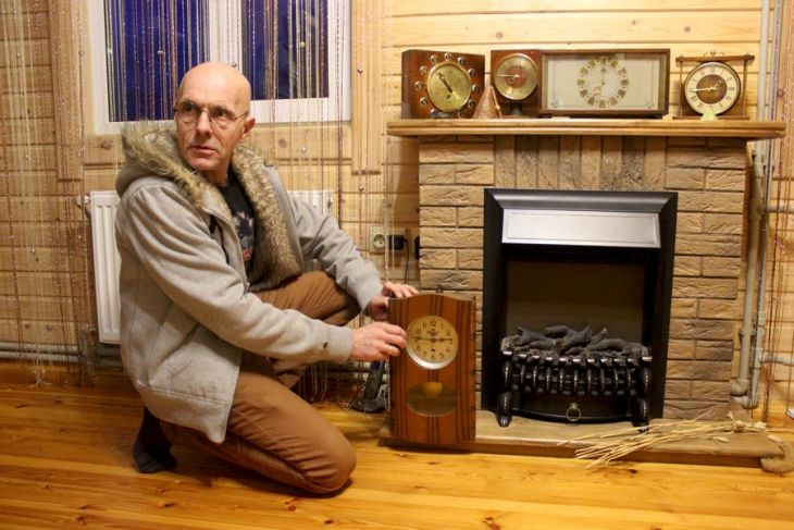Инженер из Кобрина восстанавливает старые патефоны, магнитофоны и собирает коллекцию винила