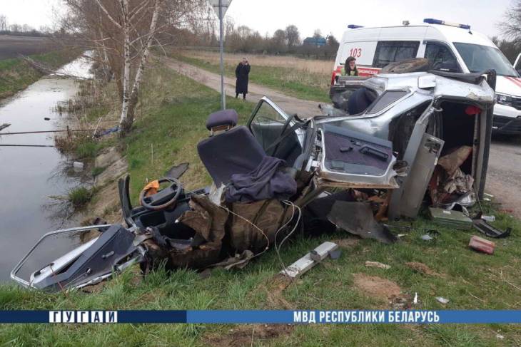 12 апреля произошло ДТП в Жабинковском районе — двое людей погибли
