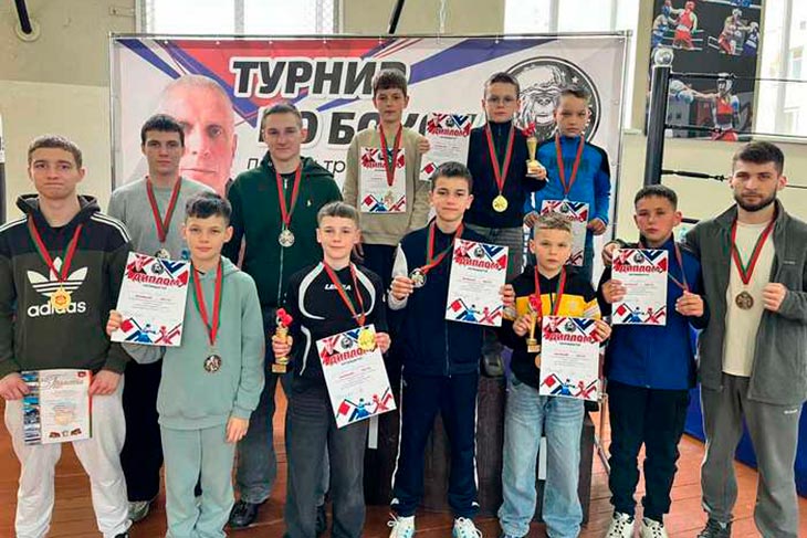Триумф кобринских боксеров: воспитанники КДЮСШ успешно выступили на республиканских соревнованиях в Барановичах