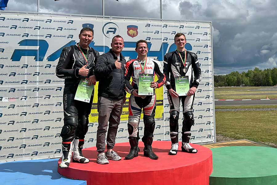 Кобринский спортсмен завоевал серебро на втором этапе чемпионата страны по шоссейно-кольцевым мотоциклетным гонкам
