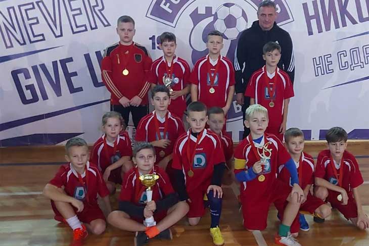 Юные футболисты из Кобрина заняли I место на XIII Крещенском межрегиональном турнире по мини-футболу