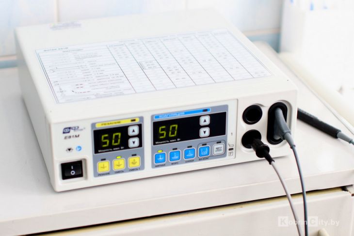 Кобринский роддом приобрёл новый аппарат для лечения ряда женских заболеваний радиоволнами