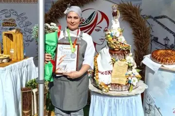 Пекарь из Кобрина Тамара Каспарова заняла второе место в конкурсе хлебобулочных изделий «Бацькаўшчына»