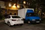 Грузовой бус, такси и «чужая» машина: можно ли оставлять их на парковке во дворе