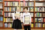Плата за учебники увеличилась: сколько заплатят белорусы, кому положены льготы и до какого числа оплатить