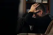 Самоубийство: как заметить чужую боль и правильно поговорить с близким