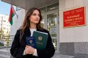 Кого из женщин поставят на воинский учет: в Беларуси обновили перечень профессий