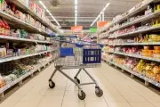 Не пускают в магазин перед закрытием: законно ли это – объясняет адвокат
