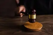 Отец не смог ограничить выезд ребенка за границу: что важно знать родителям