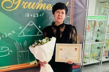 Мастер Кобринского ГПК Алена Синяк принимала награды в числе лучших педагогов Брестской области