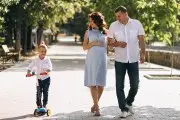 Гендерный баланс, во сколько женятся и когда становятся родителями: что ещё говорят цифры о белорусах