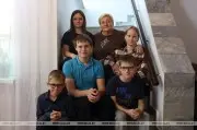 37 детей, 18 внуков и четыре правнука: история Ольги Деркач, которая стала для сирот настоящей мамой