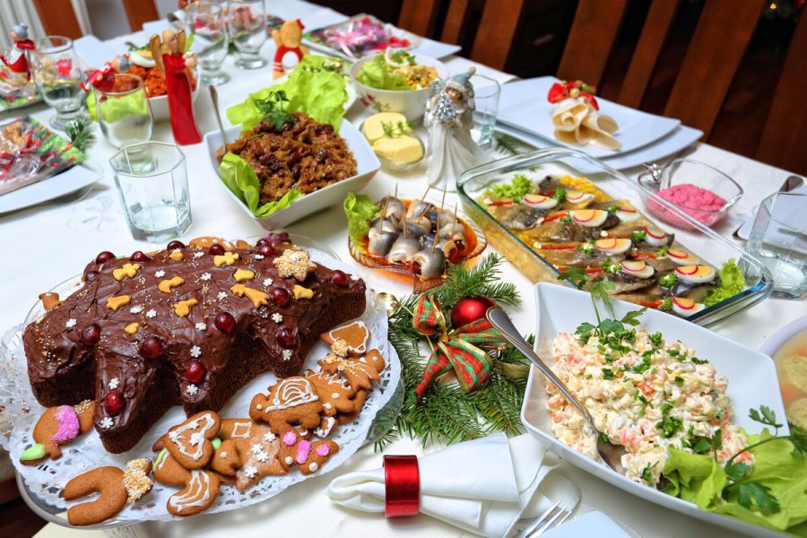 Эндокринолог назвал самые вредные блюда новогоднего стола — чем заменить?