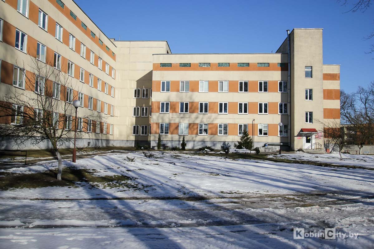Кобринский роддом приобрёл новый аппарат для лечения ряда женских заболеваний радиоволнами