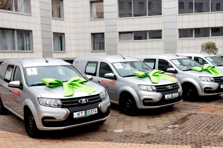 Кобринская ЦРБ получила новый медицинский автомобиль в рамках проекта «Доступная медпомощь с Беларусбанком»